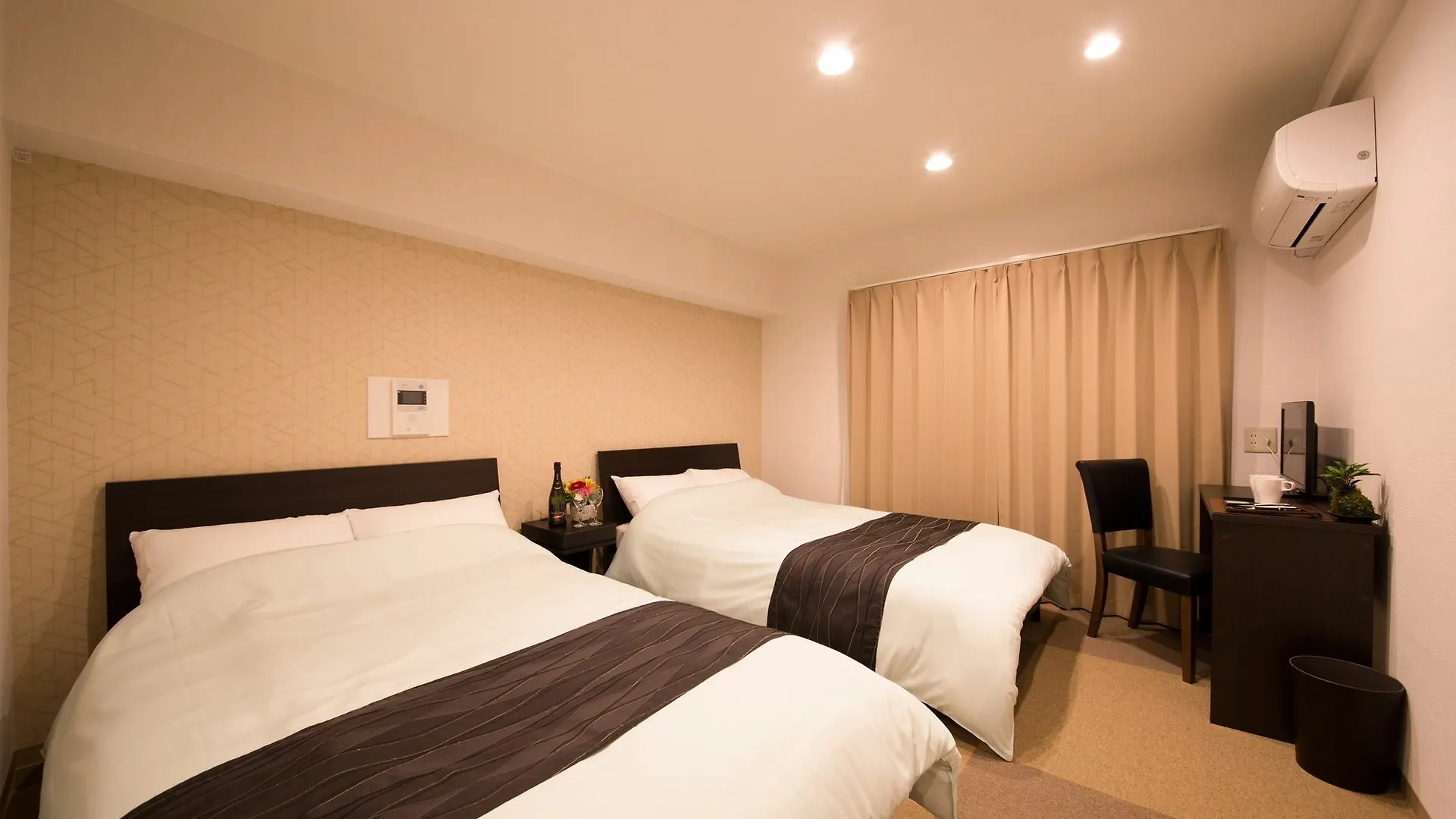 Hotel Cocode Plus Osaka 2*,  Japan
